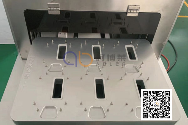 雙工位左右滑臺(tái)式熱合機(jī)來了，生產(chǎn)效率顯著提升